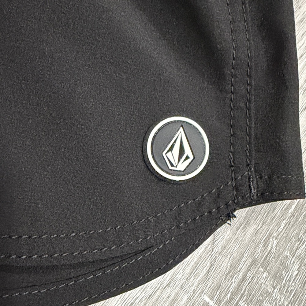 Volcom Simply Solid Board Shorts - Picture 4 of 5